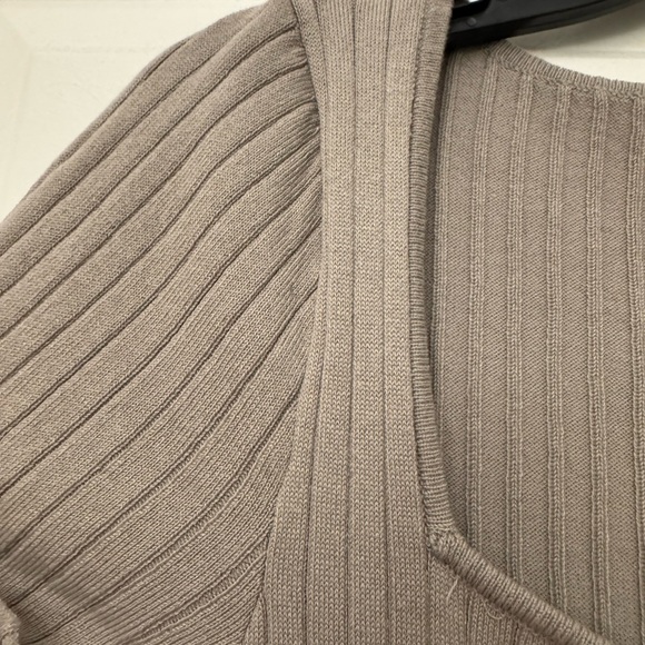 Light Green H&M Rib-Knit Bodycon Dresss - size M - Picture 3 of 4